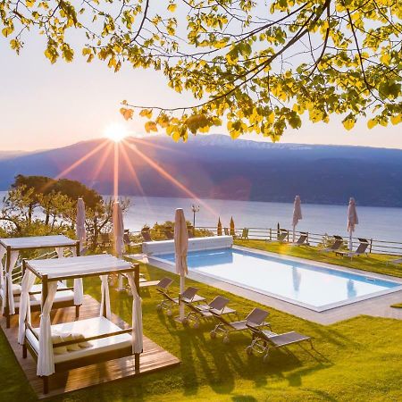 Boutique Hotel Villa Sostaga Gargnano Exterior photo