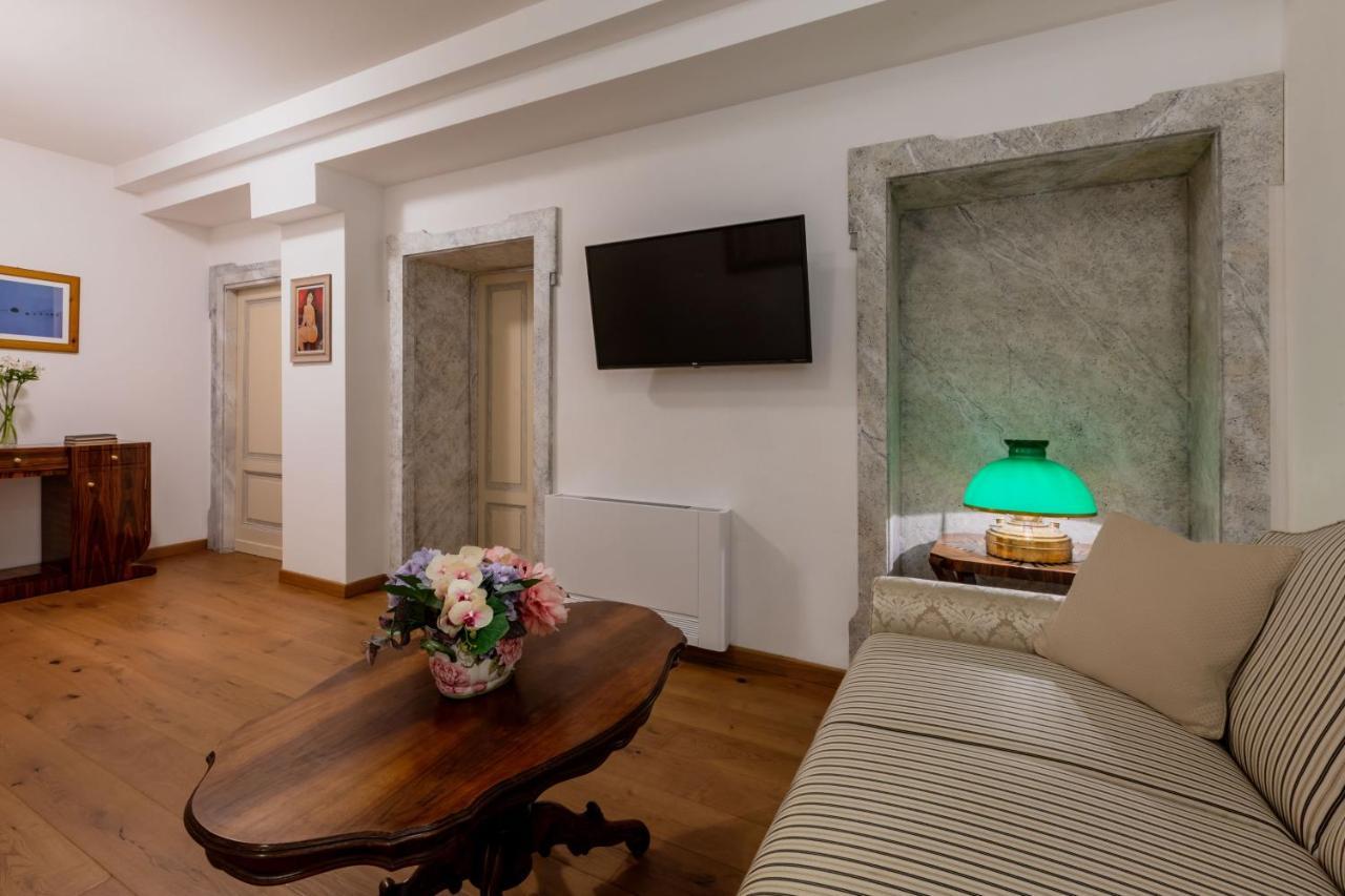 Boutique Hotel Villa Sostaga Gargnano Exterior photo