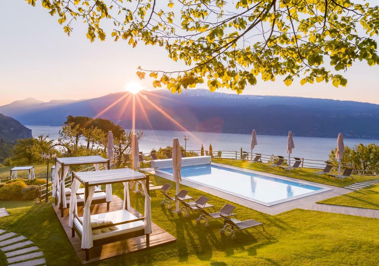 Boutique Hotel Villa Sostaga Gargnano Exterior photo